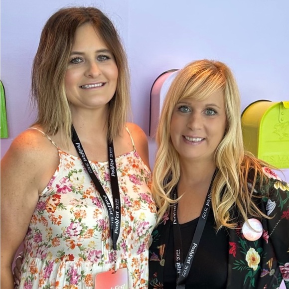 Follow on Instagram! @Shays68_closet - Picture 2 of 16